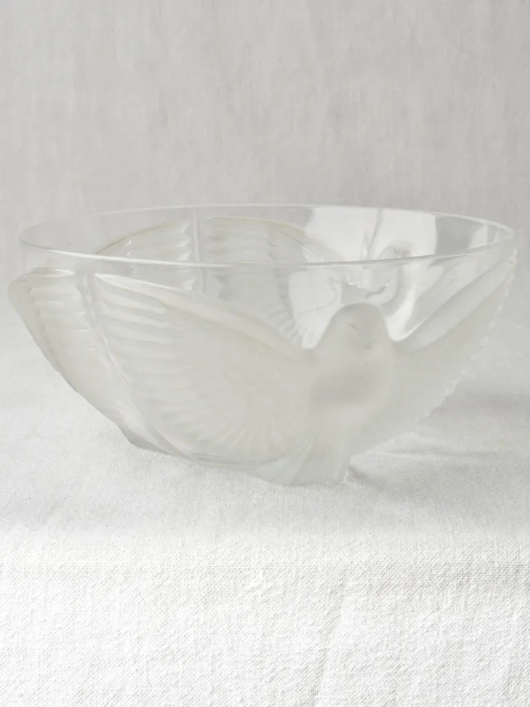 Crystal salad bowl with 3 doves - 1920s - 10¾"